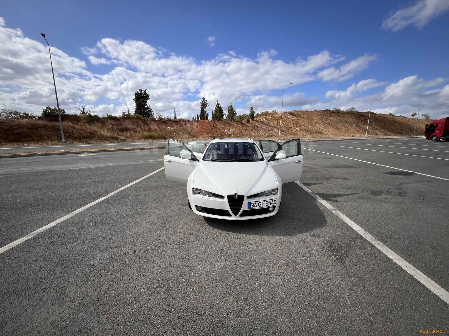 Sahibinden Alfa Romeo 159 1.9 JTD Distinctive Plus 2009 Model Kocaeli 360.000 km Beyaz 4