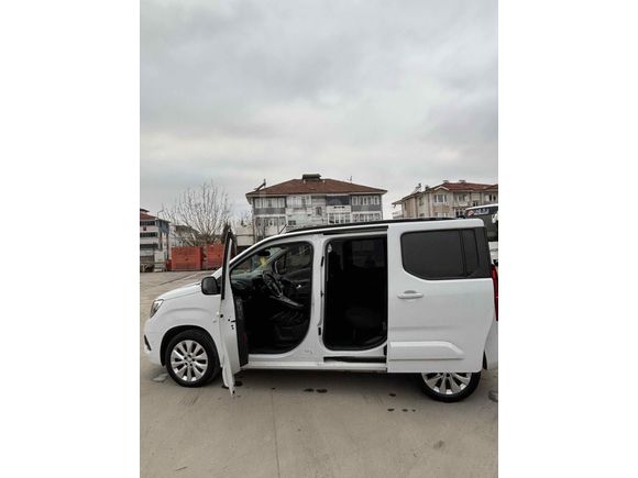 Sahibinden Opel Combo 1.5 CDTI Ultimate 2023 Model