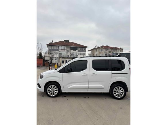 Sahibinden Opel Combo 1.5 CDTI Ultimate 2023 Model