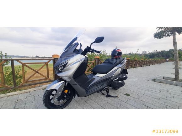 Sahibinden  2025 SYM Joymax Z Plus 250. 1700 km. GARANTİLİ. HATASIZ