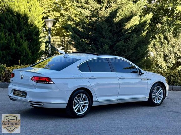 KURTARIR AUTO'DAN 1.6 TDI CAM TAVANLI VOLKSWOGEN PASSAT B8