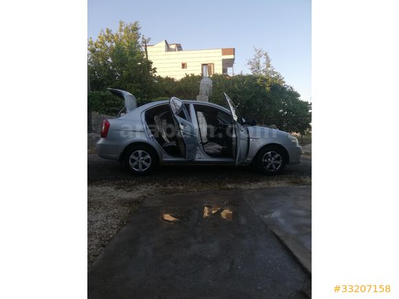 MEMURDAN BRC LPG li ABS li 2010 MODEL HYUNDAİ ACCENT ERA  1.4 TEAM PAKET TAVAN ve ARKA BAĞAJ KAPAĞINDA GÜNEŞ YANIĞI VAR