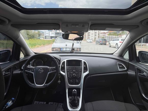 Acil Opel Astra 1.6 CDTI Sport 2014 Model 