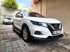 Sahibinden Nissan Qashqai 1.3 DIG-T Sky Pack 2020 Model  cam tavanlı sıfır ayarinda.
