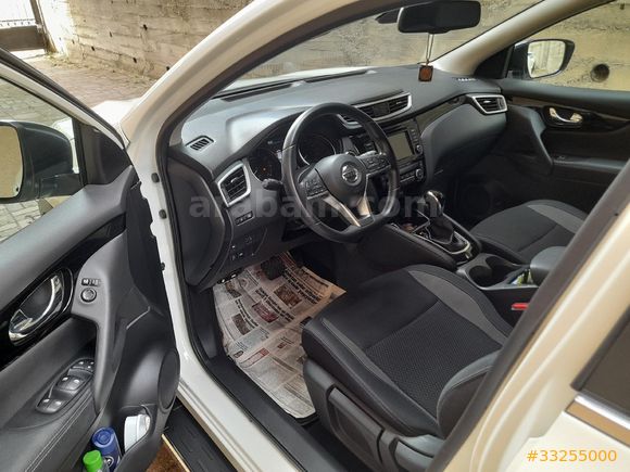 Sahibinden Nissan Qashqai 1.3 DIG-T Sky Pack 2020 Model  cam tavanlı sıfır ayarinda.