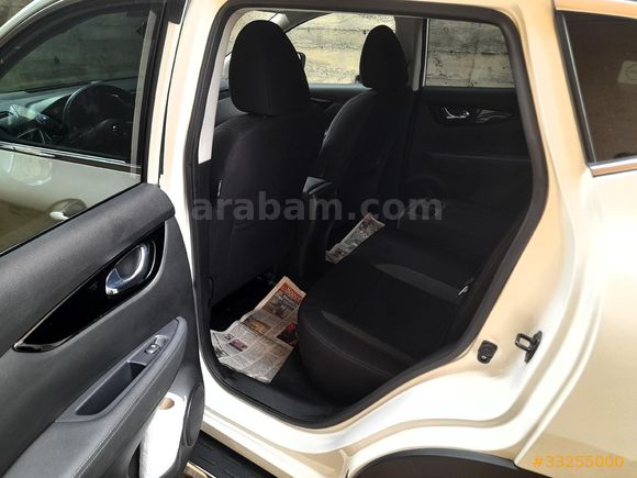 Sahibinden Nissan Qashqai 1.3 DIG-T Sky Pack 2020 Model  cam tavanlı sıfır ayarinda.