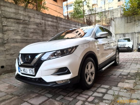 Sahibinden Nissan Qashqai 1.3 DIG-T Sky Pack 2020 Model  cam tavanlı sıfır ayarinda.