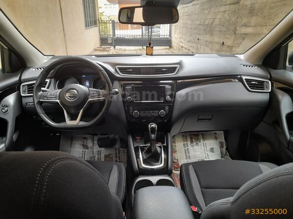 Sahibinden Nissan Qashqai 1.3 DIG-T Sky Pack 2020 Model  cam tavanlı sıfır ayarinda.