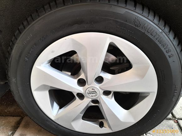 Sahibinden Nissan Qashqai 1.3 DIG-T Sky Pack 2020 Model  cam tavanlı sıfır ayarinda.