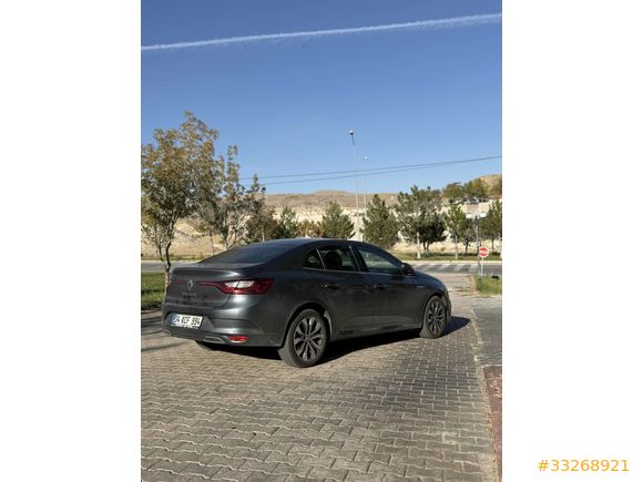 Sahibinden Renault Megane 1.3 TCe Icon 2024 Model 