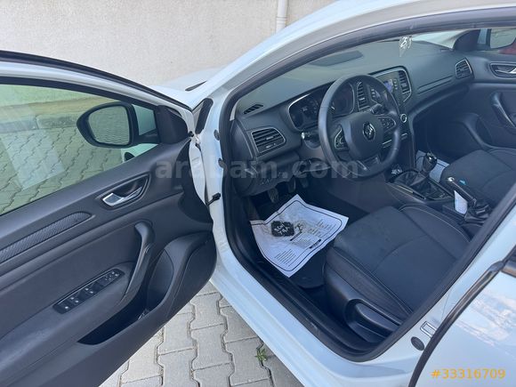 Sahibinden Renault Megane 1.3 TCe Joy 2020 Model 