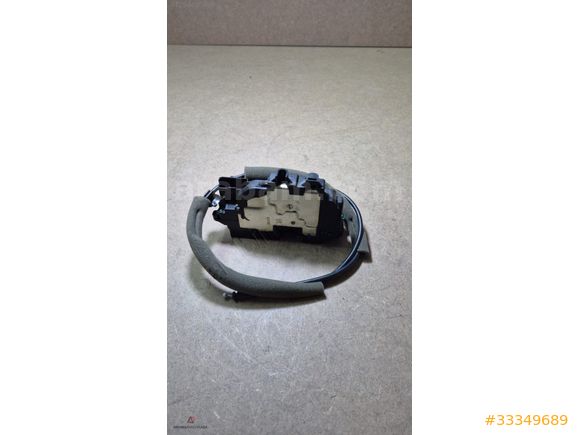 Kangoo Sağ Yan Sürgülü Kapı Kilidi İthal 8200497719