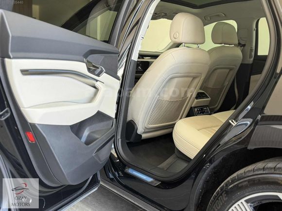 ÖZAY MOTORS' AUDİ Q8 E-TRON 55 HATASIZ BOYASIZ