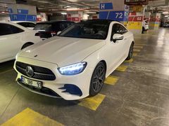 Sahibinden 2020 yılı sonu çıkışlı Temiz ve kusursuz bakımları tam Mercedes - Benz E 300 AMG Coupe İncili beyaz. Detaylı iç ve dış bakım yapılmıştır