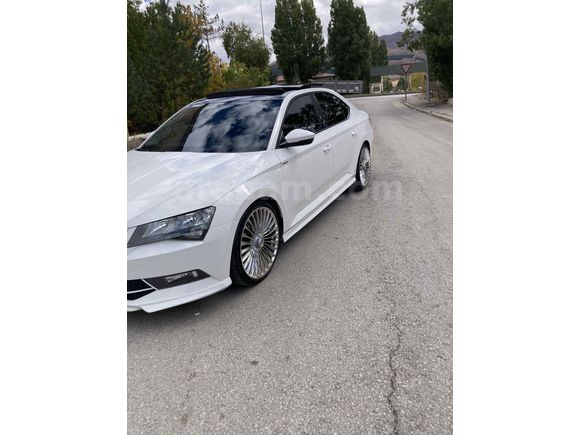 SÜPER B ŞEY  