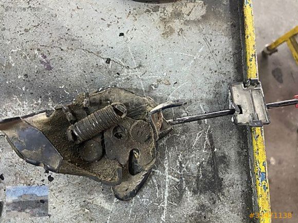 VW TRANSPORTER T4 KAPUT KİLİDİ