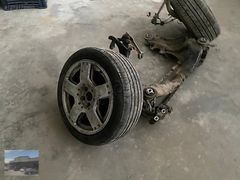 AUDİ A6 C5 ALLROAD ÖN YÜRÜYEN KOMPLE TRAVERS TAŞIYICI SALIMCAK