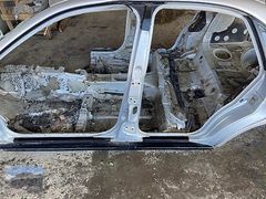AUDİ A4 B5 SAĞ SOL YAN DİREKLER 1995 - 2001