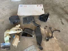 AUDİ A4 B6 B7 KAPUT ALTI PLASTİKLERİ