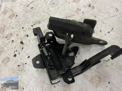 SKODA OCTAVİA 3 KAPUT KİLİTİ VE BAĞLANTI AYAĞI