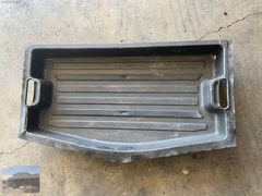 AUDİ Q7 BAĞAJ HAVUZU 4L0864105D