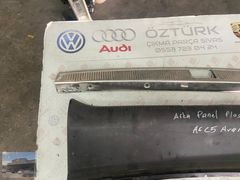 AUDİ A6 C5 AVANT ARKA PANEL İÇ PLASTİĞİ VE KROMU
