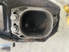 AUDİ A4 B5 ÖN MOTOR KULAĞI