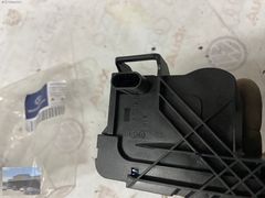 13281823 OPEL İNSIGNA KAPI MENTEŞESİ VE KAPI GERGİSİ