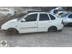 VW POLO CLASSİC KAPILAR VE ÇAMURLUK PARÇA SATILIK ORJİNAL ÇIKMA