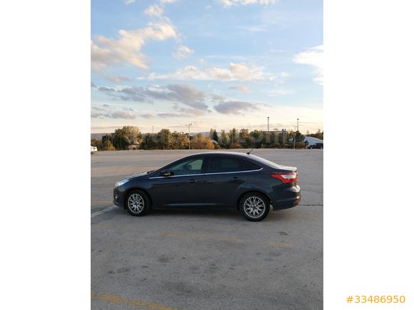 Ford Focus 1.6 Ti-VCT Titanium X plus 2012 bakımlı degısensız exper acık.