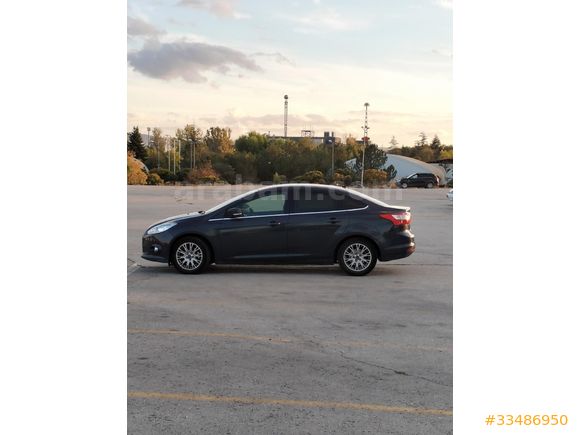Ford Focus 1.6 Ti-VCT Titanium X plus 2012 bakımlı degısensız exper acık.