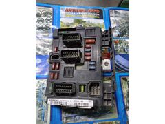 sıemens U1184470002 J 98/04 Berlingo motor içi sigorta kutusu