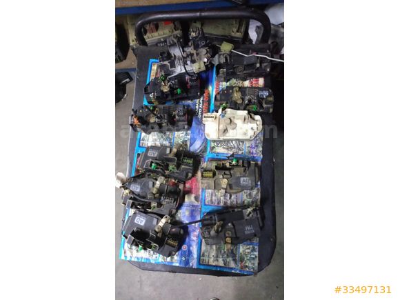 EP 24434883 Opel Combo C sağ ön kapı kilidi çıkma orijinal