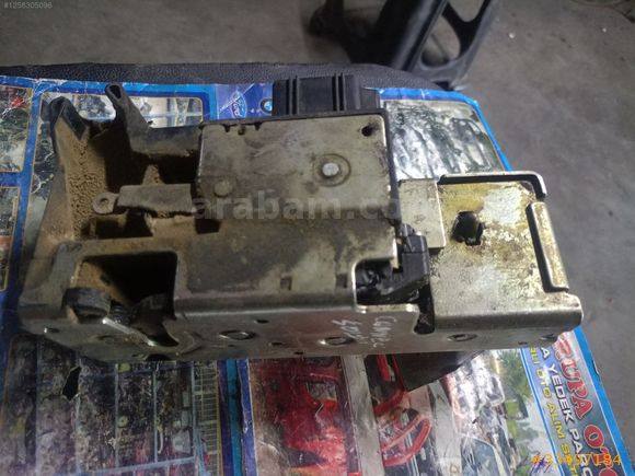 2T1AV21813 BF Ford Connect sol ön kapı kilidi orjinal
