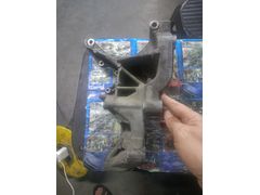 7700872259 Laguna Megane 1.6 8 valf alternatör tutucu