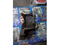 7538212Mitsubishi Carisma 1.8 GDI direksiyon Power bağlantıayağı
