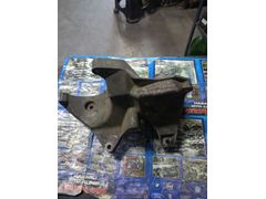 GM90501940B Opel Vectra B 2000 motor klima bağlantı ayağı