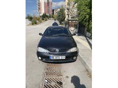 Sahibinden Otomatik Renault Megane 1.6 Coupe Dynamique 2001 Model  231.000 km Siyah