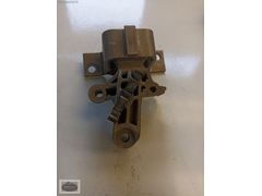 DACİA DOKKER LODGY MOTOR KULAĞI SAĞ ORİJİNAL ÇIKMA PARÇA HATASIZ
