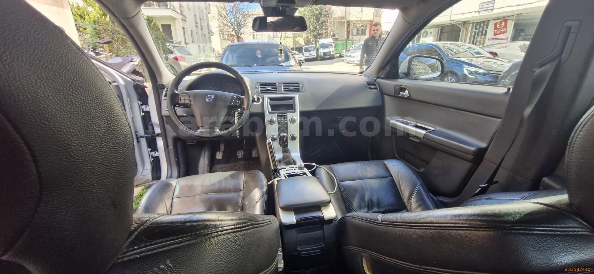 Sahibinden Volvo S40 1.6 D Dynamic 2011 Model İstanbul 256.000 km Gri (Gümüş) 4