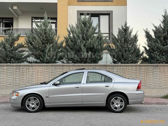 Volvo S60 2.5T AWD