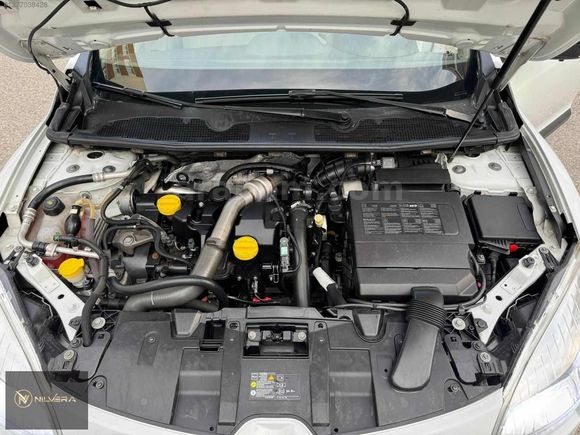 NİLVERA MOTORS'DAN 1.5 DCİ 110'LUK TEMİZ MEGANE