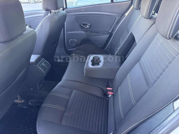 ÖZMAR'DAN 2015 MODEL MEGANE 1.5 DCI TOUCH PLUS 200 XXX KM DE