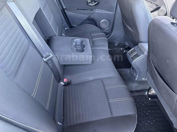 ÖZMAR'DAN 2015 MODEL MEGANE 1.5 DCI TOUCH PLUS 200 XXX KM DE