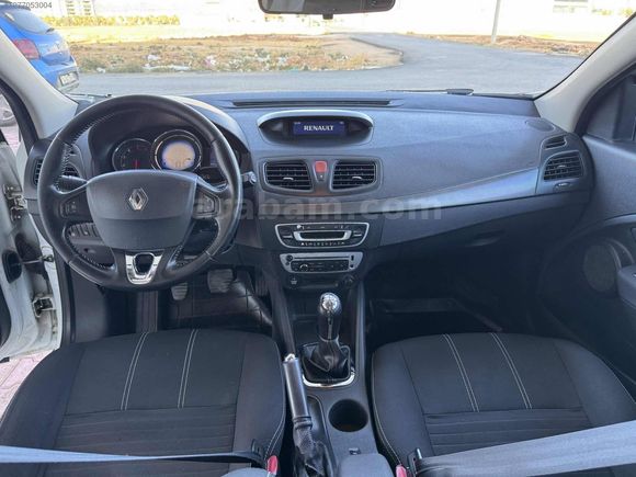 ÖZMAR'DAN 2015 MODEL MEGANE 1.5 DCI TOUCH PLUS 200 XXX KM DE