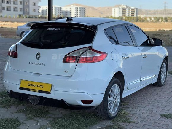ÖZMAR'DAN 2015 MODEL MEGANE 1.5 DCI TOUCH PLUS 200 XXX KM DE