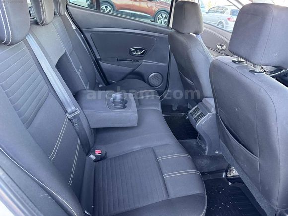 ÖZMAR'DAN 2015 MODEL MEGANE 1.5 DCI TOUCH PLUS 200 XXX KM DE