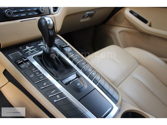 RİTİM MOTORS 2018 PORSCHE MACAN BAYİ CAM TAVAN