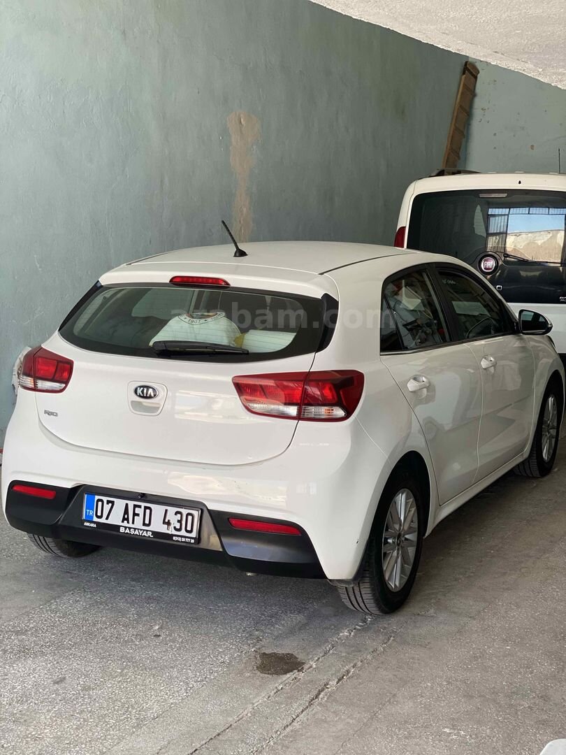 Sahibinden Kia Rio 1.25 CVVT Concept 2017 Model Nevşehir 104.500 km Beyaz 6