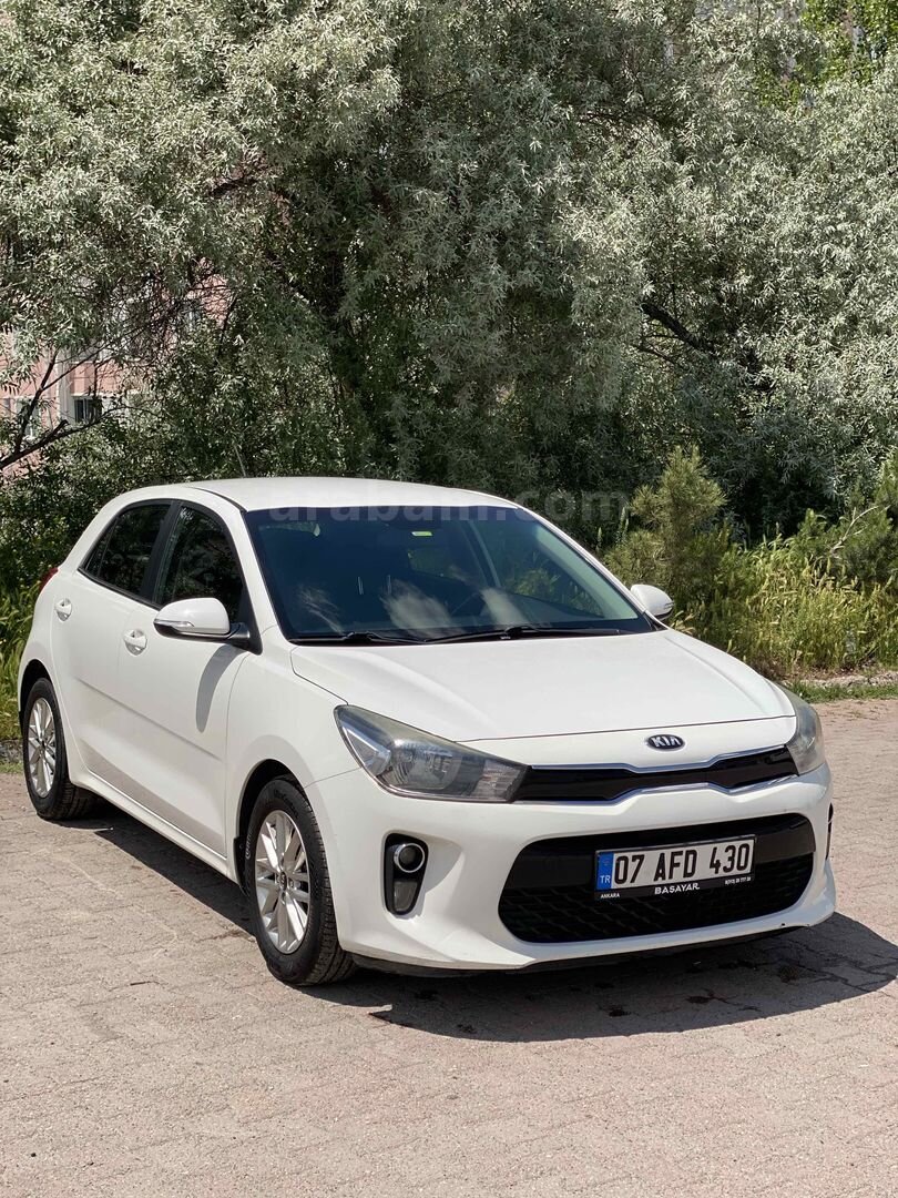 Sahibinden Kia Rio 1.25 CVVT Concept 2017 Model Nevşehir 104.500 km Beyaz 3